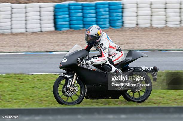 Luis Salom of Spain and Lambretta Reparto Corse restarts after exit during the first day of testing at Circuito de Jerez on March 6, 2010 in Jerez de...