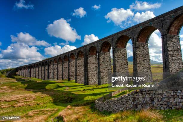 ribblehead viaduct - ribblehead viaduct stock pictures, royalty-free photos & images