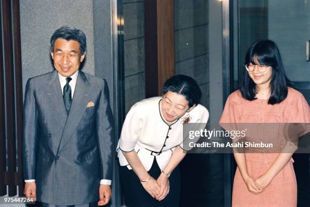 Crown Prince Akihito, Crown Princess Michiko and Princess Sayako see off Prince Fumihito, who departs for UK at Akasaka Palace on August 7, 1988 in...