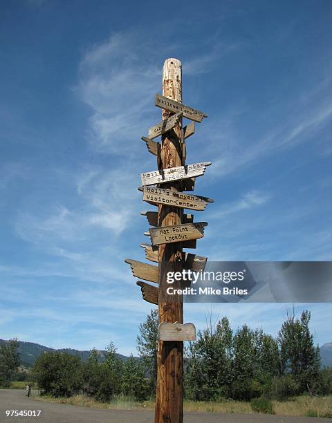 Multiple Sign Post Photos and Premium High Res Pictures - Getty Images