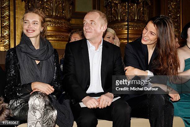 Natalia Vodianova, Francois Henri Pinault and Zoe Felix attend the Stella McCartney Ready to Wear show as part of the Paris Womenswear Fashion Week...