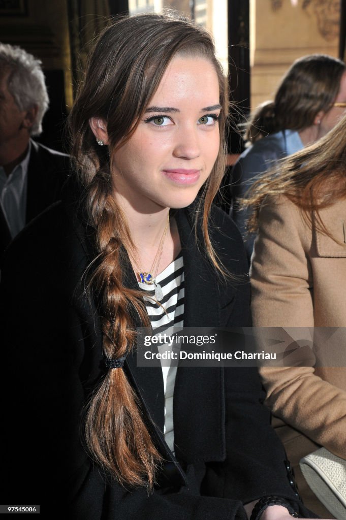 Stella McCartney - PFW - Ready To Wear - Fall/Winter 2011 - Front Row