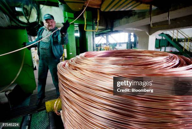 Wire Operator Kghm Photos and Premium High Res Pictures - Getty Images