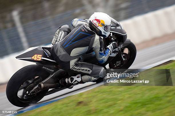 Scott Redding of Great Britain and Marc VDS Racing Team rounds the bend during the third day of testing at Circuito de Jerez on March 8, 2010 in...