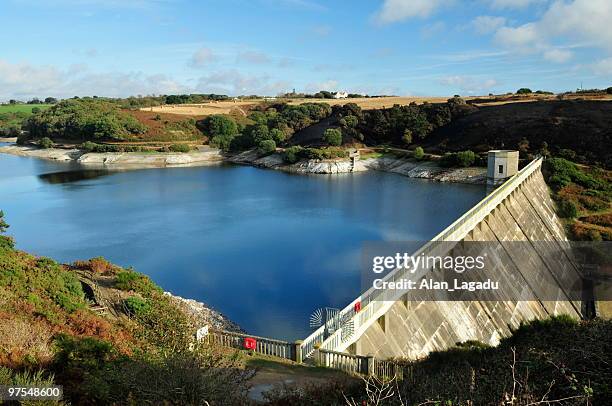 val de la mare reservoir, jersey. - channel islands england stock pictures, royalty-free photos & images