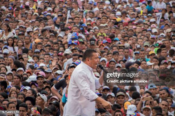 May 2018, Venezuela, Valencia: Javier Bertucci, preacher and presidential candidate, speaking during an election campaign event. Presidential...