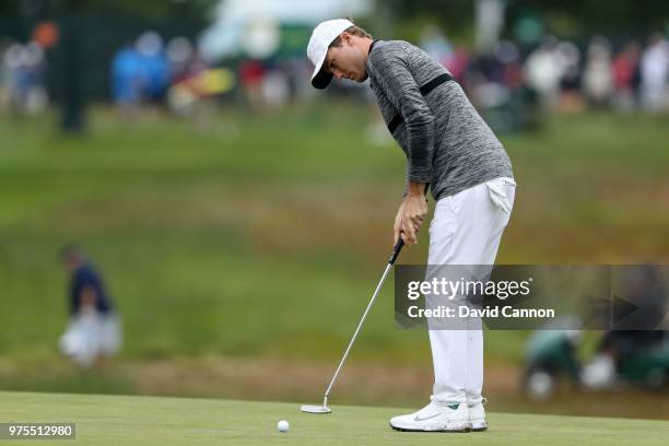 Russell Henley of the United States putts on the seventh green during the second round of the 2018 US Open at Shinnecock Hills Golf Club on June 15,...