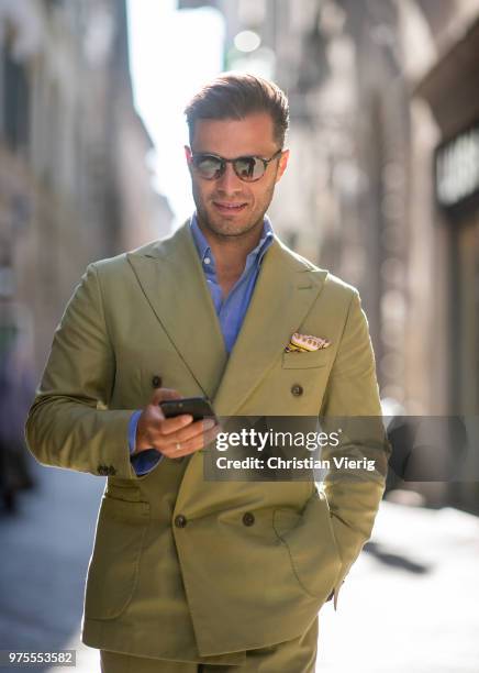 Michal Gronowski wearing coton double breasted suit Sebastian Zukowski, white coton seersucker shirt Shirtonomy, suede tassel loafers Yanko, Persol...