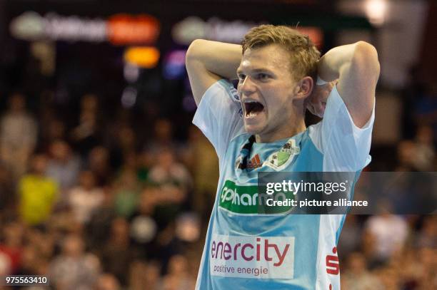 May 2018, Germany, Berlin, Handball, Bundesliga, Fuechse Berlin vs. TSV Hanover-Burgdorf, 32nd match day in the Max Schmeling Hall: Hanover's Timo...