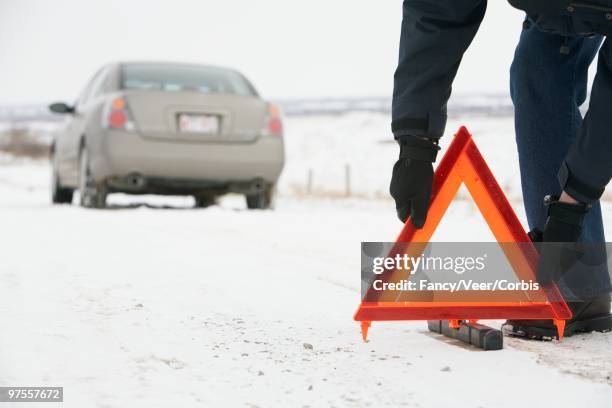 car stuck in snow - auto mieten stock pictures, royalty-free photos & images