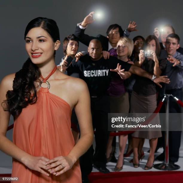 celebrity on the red carpet - photographie numérique photos et images de collection