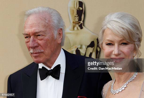 Actors Christopher Plummer and Helem Mirren attend the 82nd Annual Academy Awards held at the Kodak Theater on March 7, 2010 in Hollywood, California.