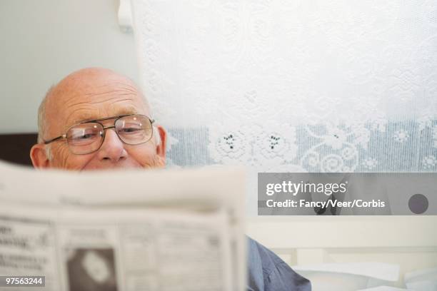 senior man - widower stock pictures, royalty-free photos & images