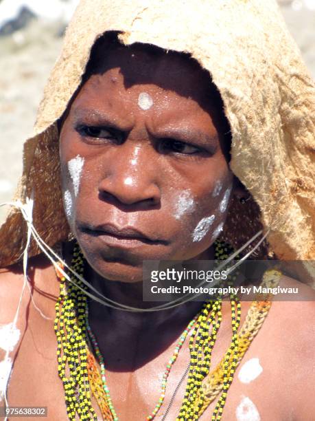 melanesian woman - jayapura stock-fotos und bilder
