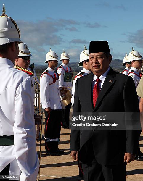 His Excellency Dr Susilo Bambang Yudhoyono, President of the Republic of Indonesia, inspects a guard of honour as he arrives at Defence Establishment...