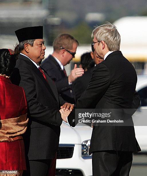His Excellency Dr Susilo Bambang Yudhoyono, President of the Republic of Indonesia, greets Australian Prime Minister Kevin Rudd as he arrives at...