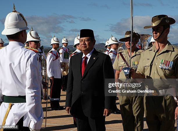 His Excellency Dr Susilo Bambang Yudhoyono, President of the Republic of Indonesia, inspects a guard of honour as he arrives at Defence Establishment...