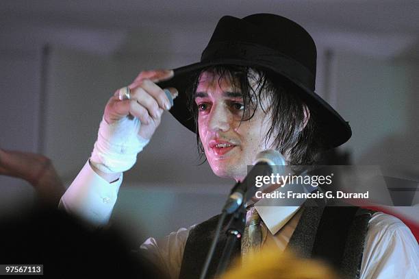 British singer Pete Doherty performs during the Joseph flagship opening, as part of Paris fashion week, at Joseph store on March 8, 2010 in Paris,...