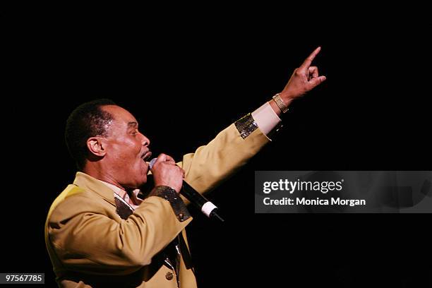 Dramatic Singer 375 The Dramatics Stock Photos, High-Res Pictures, and Images - Getty ...