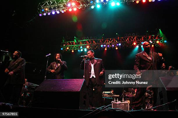 Dramatic Singer 1,143 R J Reynolds Stock Photos, High-Res Pictures, and Images - Getty ...