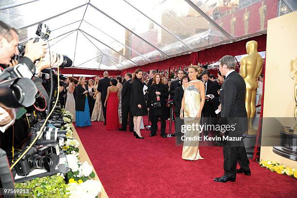 Actors Sarah Jessica Parker and Matthew Broderick arrive at the 82nd Annual Academy Awards at the Kodak Theatre on March 7, 2010 in Hollywood,...