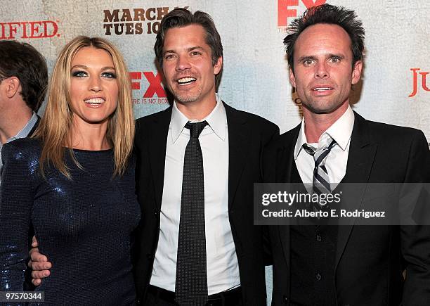 Actress Natalie Zea, actor Timothy Olyphant and actor Walton Goggins arrive at the premiere of FX Networks & Sony Pictures Television's "Justified"...