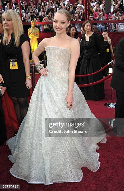 Actress Amanda Seyfried arrives at the 82nd Annual Academy Awards held at the Kodak Theatre on March 7, 2010 in Hollywood, California.