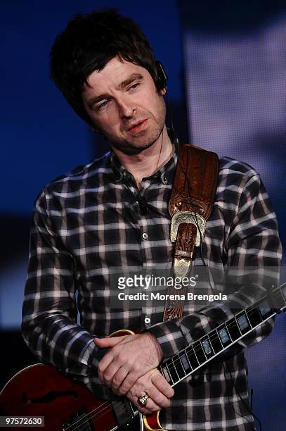 Noel Gallagher of Oasis during the Italian tv show "Che tempo che fa" on November 10, 2008 in Milan, Italy.