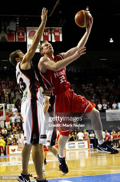 Mat Campbell of the Hawks drives to the basket during game two of the NBL Grand Final Series at the Wollongong Entertainment Centre on March 9, 2010...