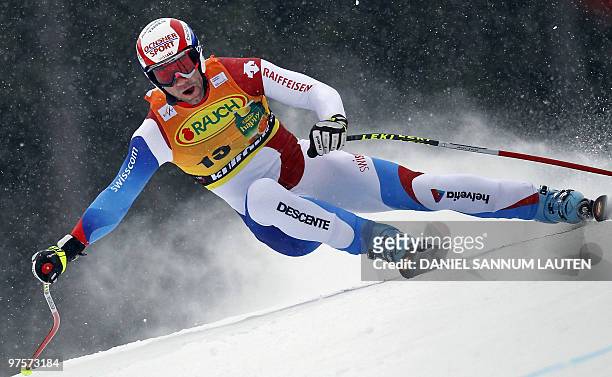 Swiss Didier Defago skis during the men's official downhill training at the FIS Ski World cup on March 5, 2010 in Kvitfjell. AFP PHOTO / DANIEL...