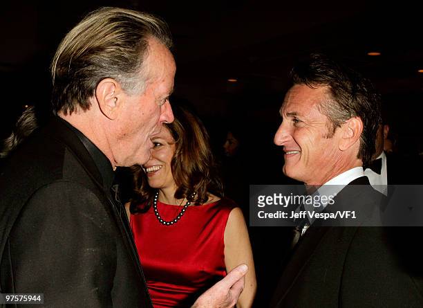 Actors Peter Fonda and Sean Penn attends the 2010 Vanity Fair Oscar Party hosted by Graydon Carter at the Sunset Tower Hotel on March 7, 2010 in West...