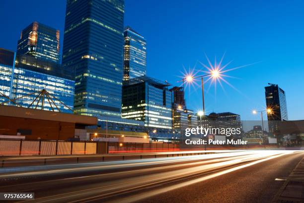 london at dusk - rat race engelse uitdrukking stockfoto's en -beelden