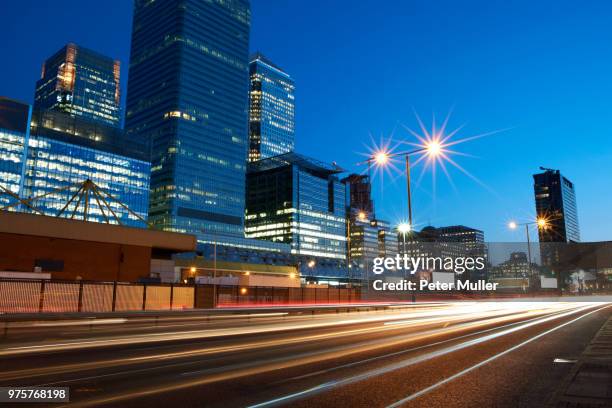 london at dusk - rat race engelse uitdrukking stockfoto's en -beelden