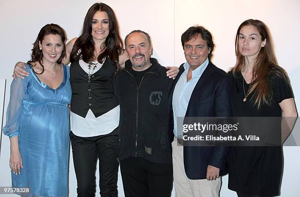 Veronica Mazza, Alena Seredova, Maurizio Casagrande, Eduardo Tartaglia and Marjo Berasategui attend "La Valigia Sul Letto" photocall at Casa del...