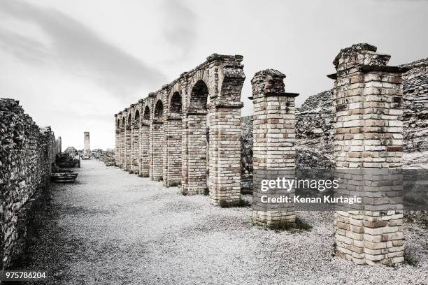 grotte di catullo - grotte stock pictures, royalty-free photos & images