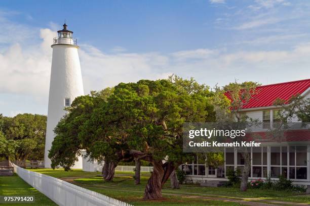 ocracoke lighthouse - ocracoke lighthouse stock pictures, royalty-free photos & images