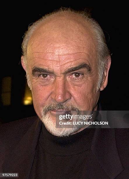 Scottish actor Sean Connery arrives at the premiere of his new film "Finding Forrester" in Beverly Hills, CA, 01 December 2000. AFP PHOTO/Lucy...