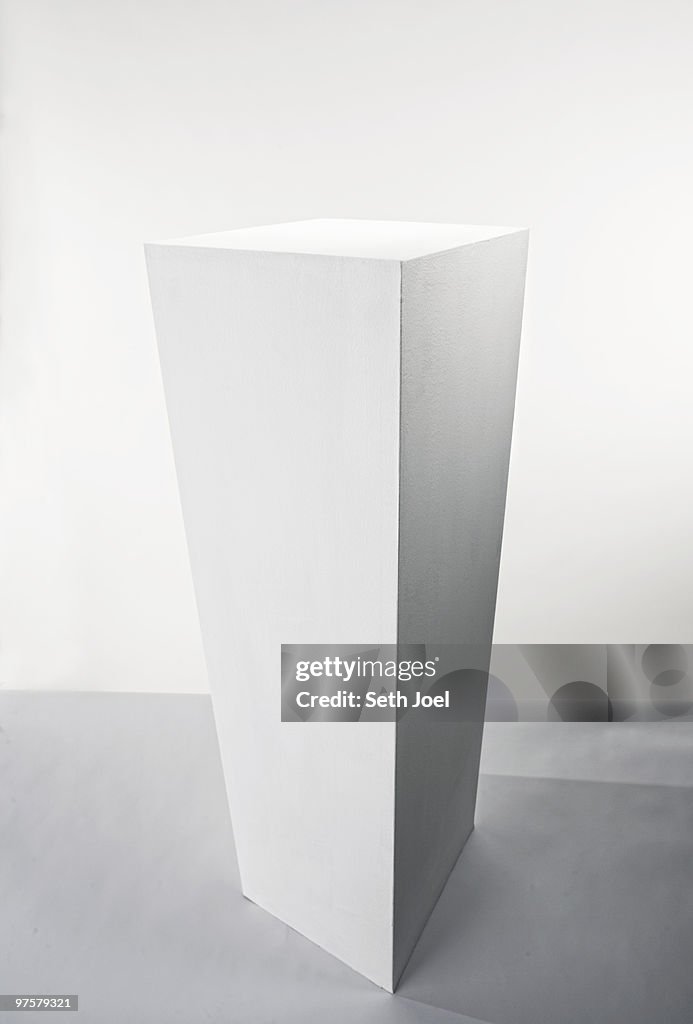 Pedestal for display of art or objects