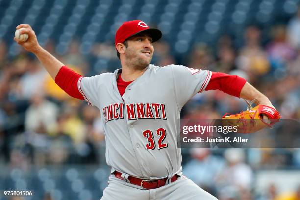 Matt Harvey of the Cincinnati Reds pitches in the first inning against the Pittsburgh Pirates at PNC Park on June 15, 2018 in Pittsburgh,...