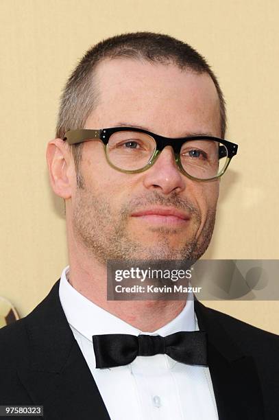 Actor Guy Pearce arrives at the 82nd Annual Academy Awards at the Kodak Theatre on March 7, 2010 in Hollywood, California.