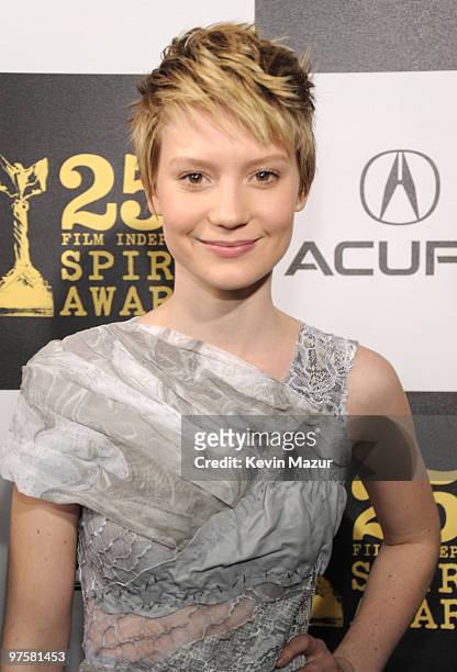 Mia Wasikowska arrives at the 25th Film Independent Spirit Awards held at Nokia Theatre L.A. Live on March 5, 2010 in Los Angeles, California.