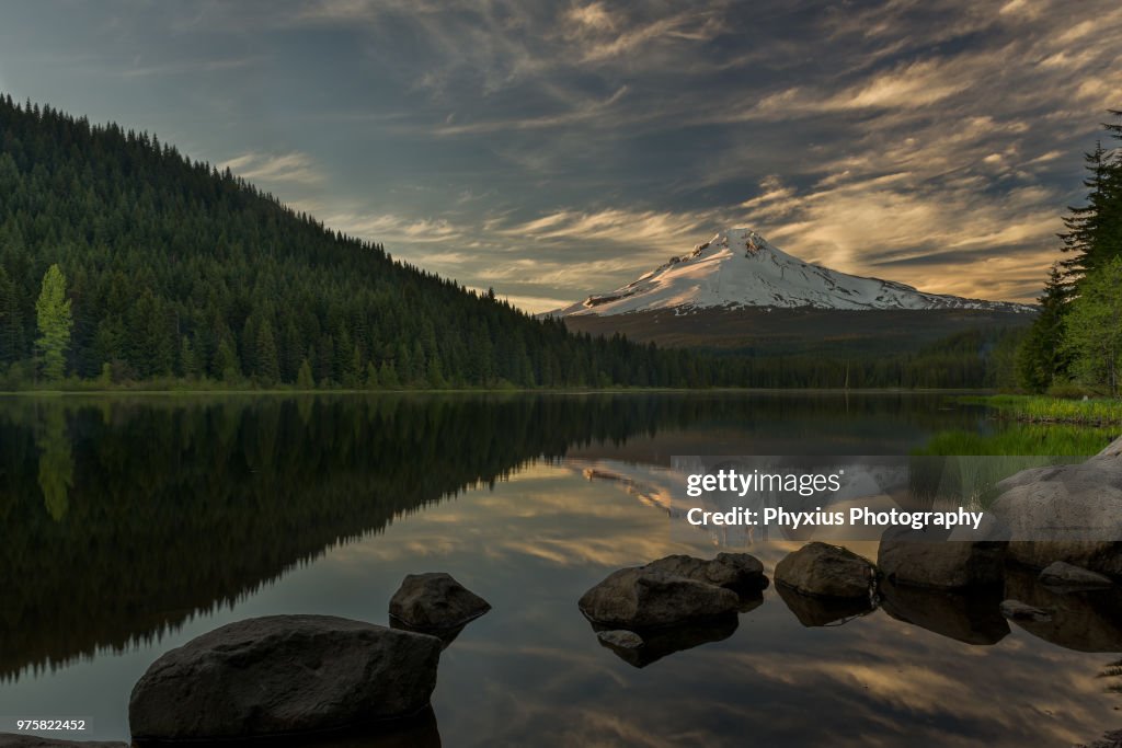 Trillium Lake with Mount Hood in background, Oregon State, USA