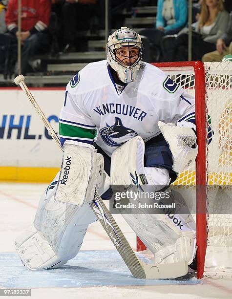 Roberto Luongo of the Vancouver Canucks minds the net against the Nashville Predators on March 7, 2010 at the Bridgestone Arena in Nashville,...