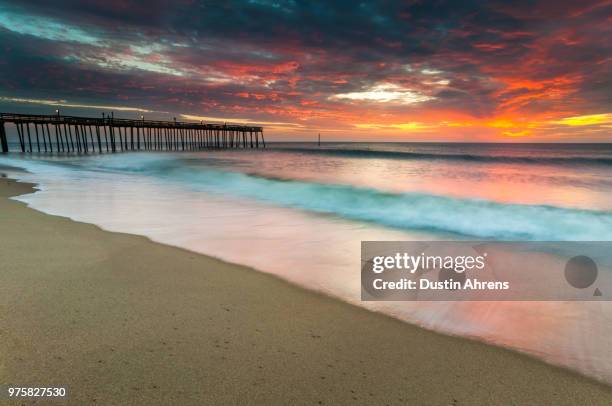 outer banks sunrise - outer banks stockfoto's en -beelden