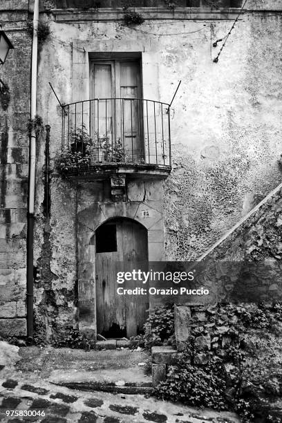 ...i segni del tempo che passa - passa fotografías e imágenes de stock