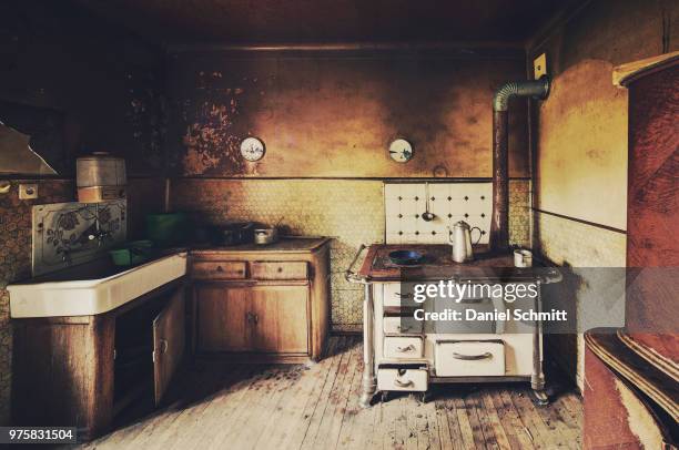 interior of dilapidated domestic kitchen - dirty oven stock pictures, royalty-free photos & images