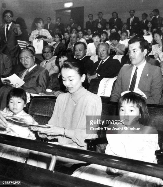 Princess Nobuko of Mikasa attends a charity screening with her daughters Princess Akiko and Princess Yoko on June 22, 1988 in Tokyo, Japan.