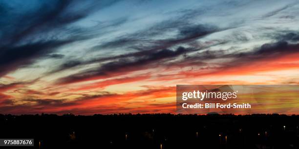 sunset over oakville - ford contour stock pictures, royalty-free photos & images