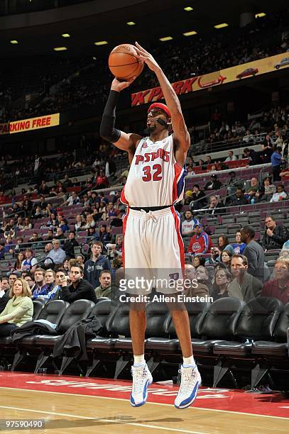 Richard Hamilton of the Detroit Pistons takes a jump shot against the Sacramento Kings during the game at the Palace of Auburn Hills on February 10,...