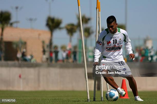 Santos' player Daniel Luduena exercises during a training session at TSM on March 9, 2010 in Torreon, Mexico.